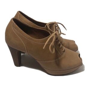 Schuler & Sons Philadelphia Anthropologie leather peep toe booties. Size 36.